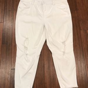 Melissa McCarthy white distressed ankle jeans